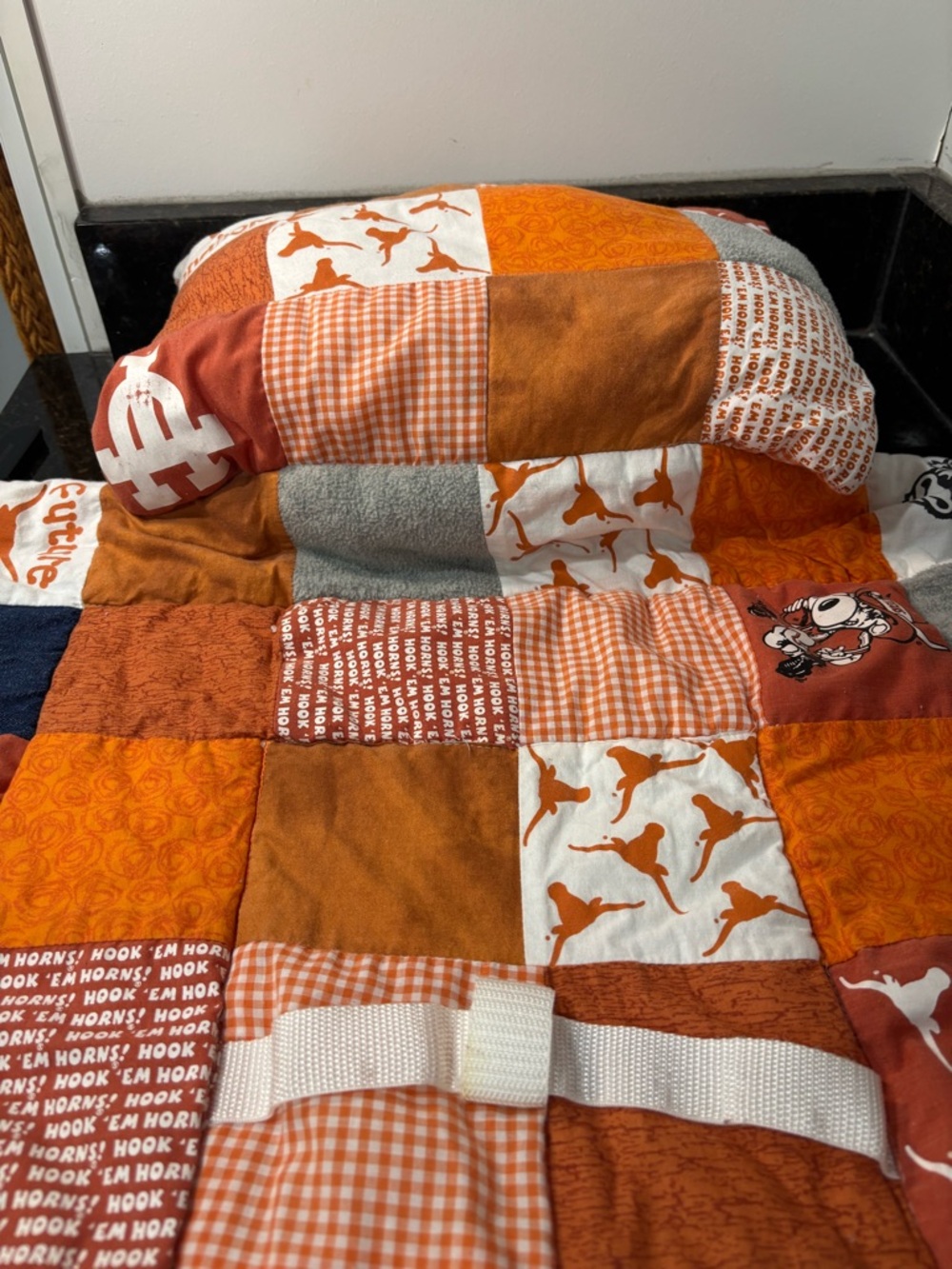 LIL FANS Texas Longhorns Orange Patchwork Quilted Nap Mat w/Built in Pillow - Picture 5 of 13